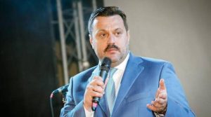 Російський слід в оборонці: великі постачальники Міноборони пов’язані з оточенням сенатора РФ Андрія Деркача