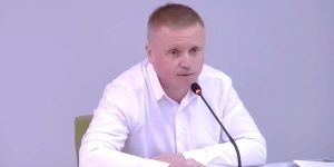 СБУ провела обшуки в ексдетективів НАБУ, які перейшли на роботу в «Укрзалізницю» СБУ провела обшуки в ексдетективів НАБУ, які перейшли на роботу в «Укрзалізницю»