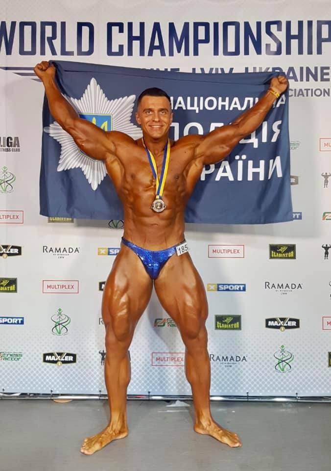 Суддя «Майдану» Віталій Циктіч, який уник люстрації, за хабар закриває справи про наркоторгівлю, скуповує елітне майно після розлучення з росіянкою, а донька влаштувалася в НАЗК