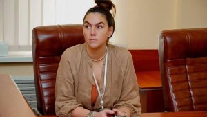 Захист від окупації чи незаконний арсенал: суд зняв звинувачення у зберіганні зброї з фігурантки гуманітарного скандалу Катерини Сімонової