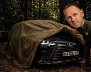 Без житла, але на Lexus за 7 мільйонів: секрети директора Карпатського нацпарку