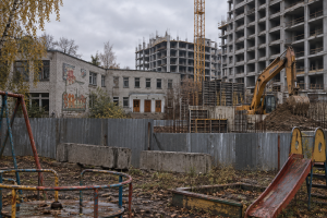 Бетон замість дитинства: як екс-ОПЗЖ, «слуги» та євроєвропейці розпиляли територію дитсадка в Житомирі